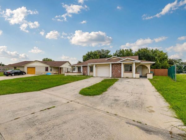 658 ROYALTY COURT , KISSIMMEE, FL 34758