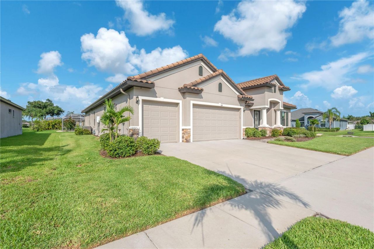 814 Tirano Way, Sun City Center, FL 33573 Photo