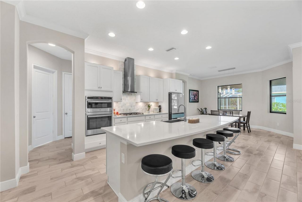 814 Tirano Way, Sun City Center, FL 33573 Photo