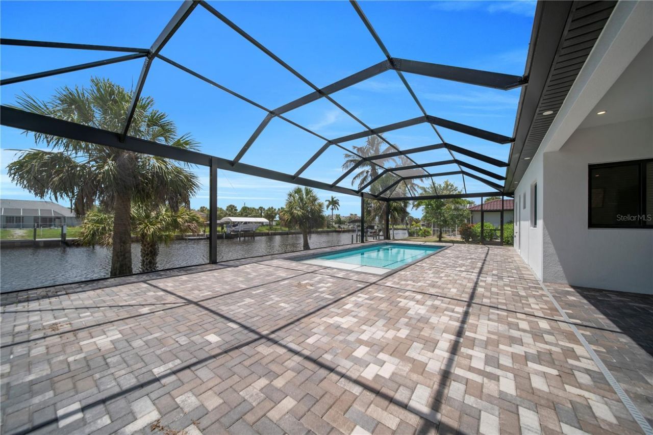 4129 Flamingo Boulevard , Port Charlotte, FL 33948 Photo