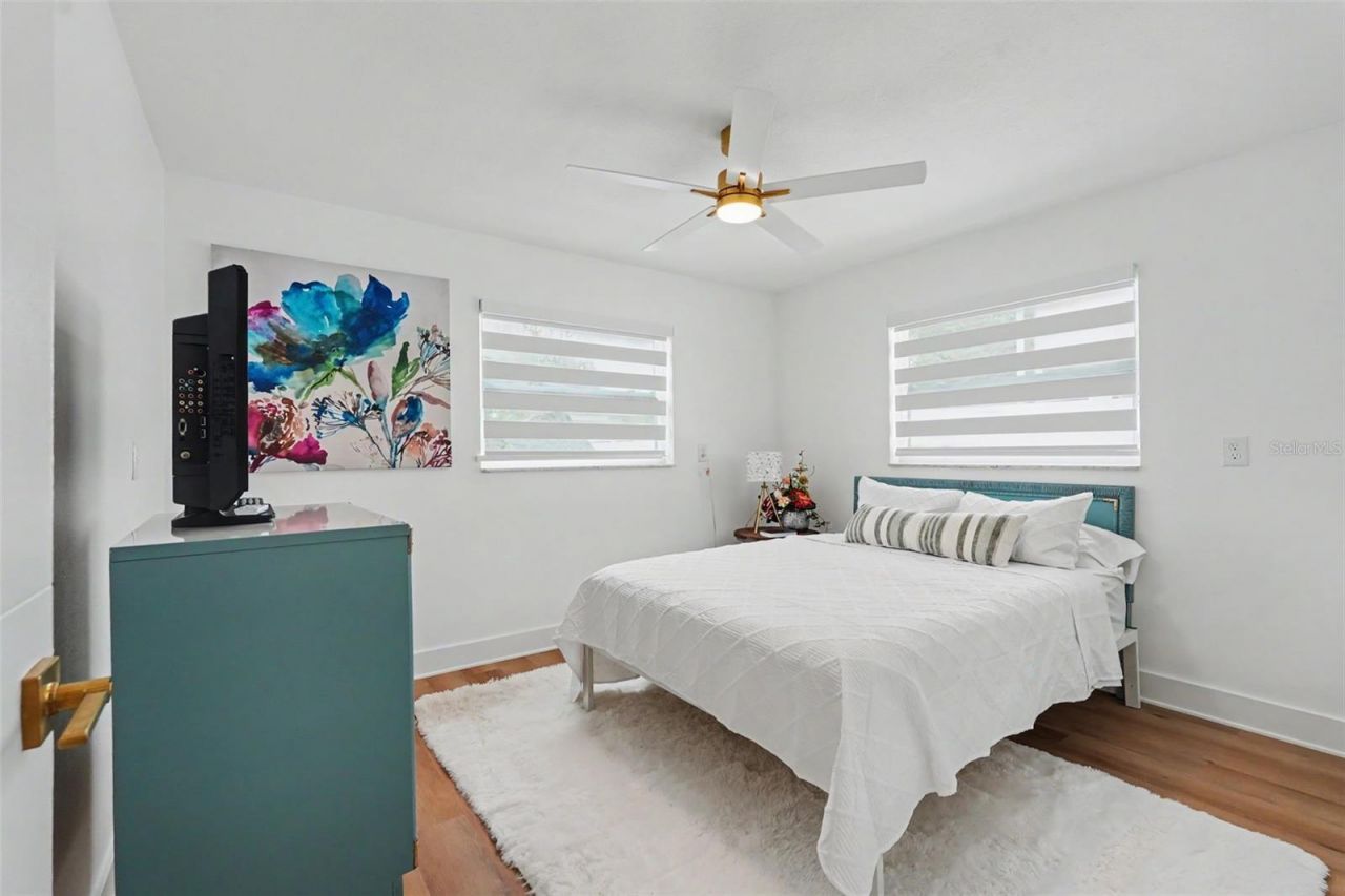 1927 Shore Acres Boulevard Ne, Saint Petersburg, FL 33703 Photo