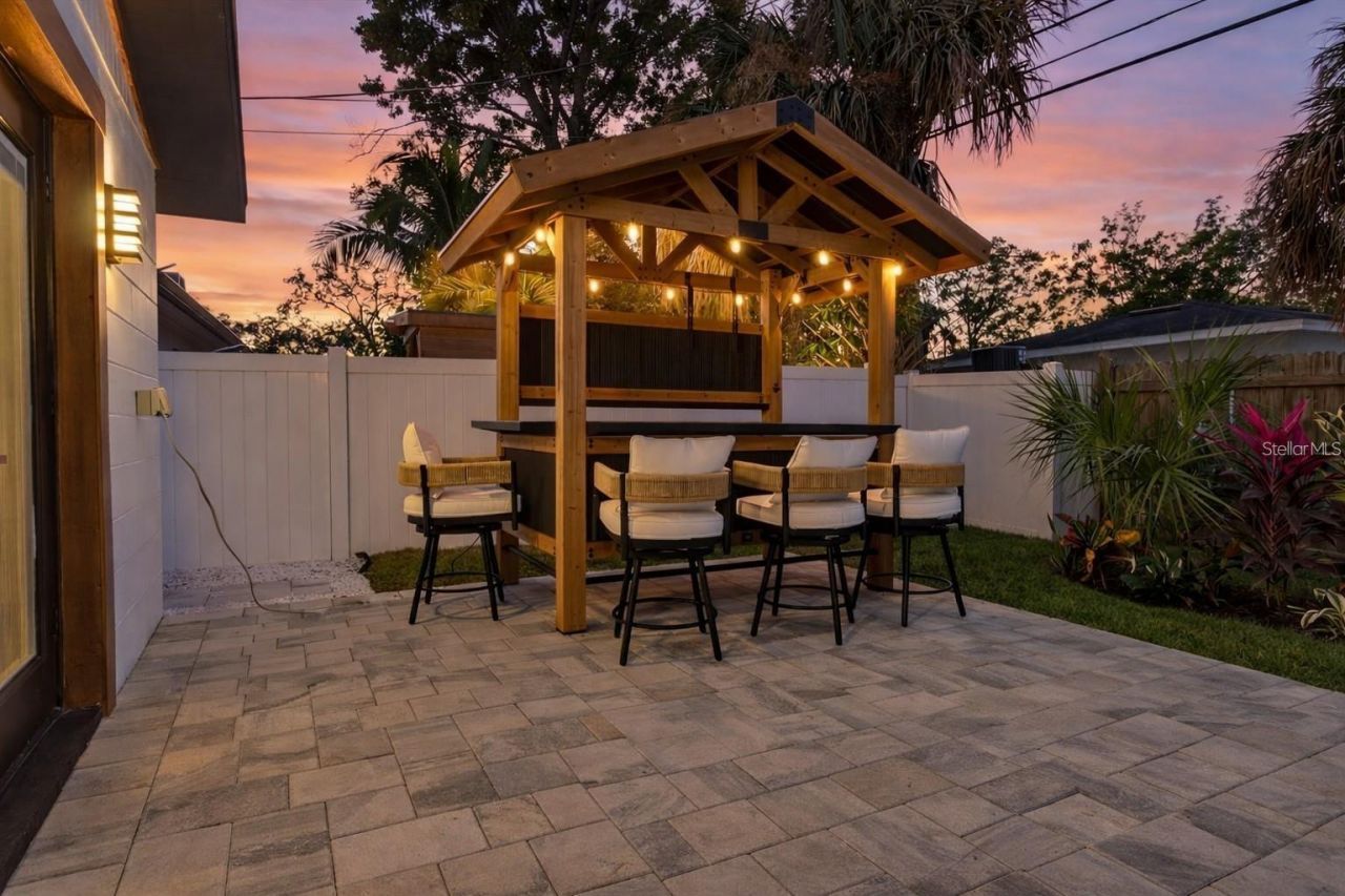 1927 Shore Acres Boulevard Ne, Saint Petersburg, FL 33703 Photo
