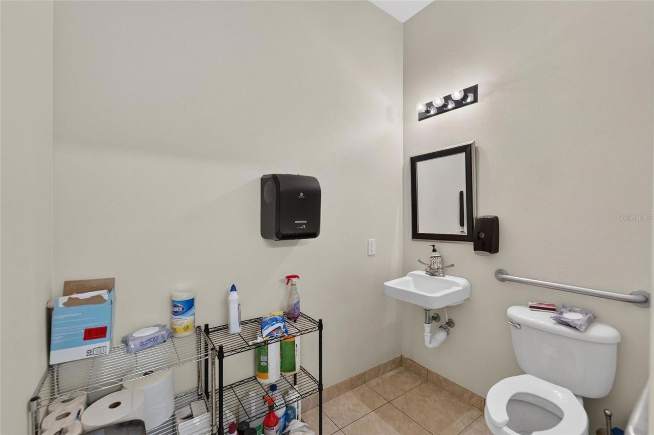 7318 W Comanche Avenue, Tampa, FL 33634 Photo