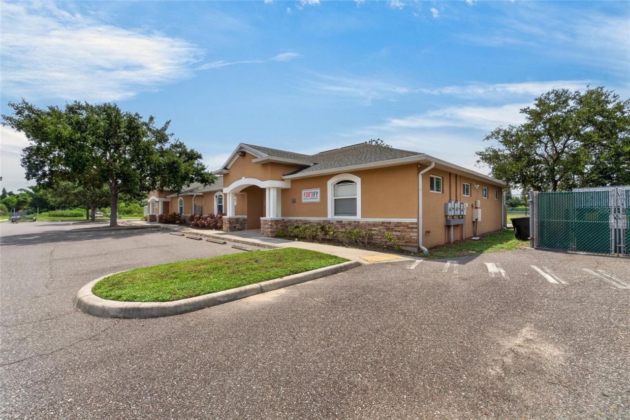 7318 W Comanche Avenue, Tampa, FL 33634 Photo