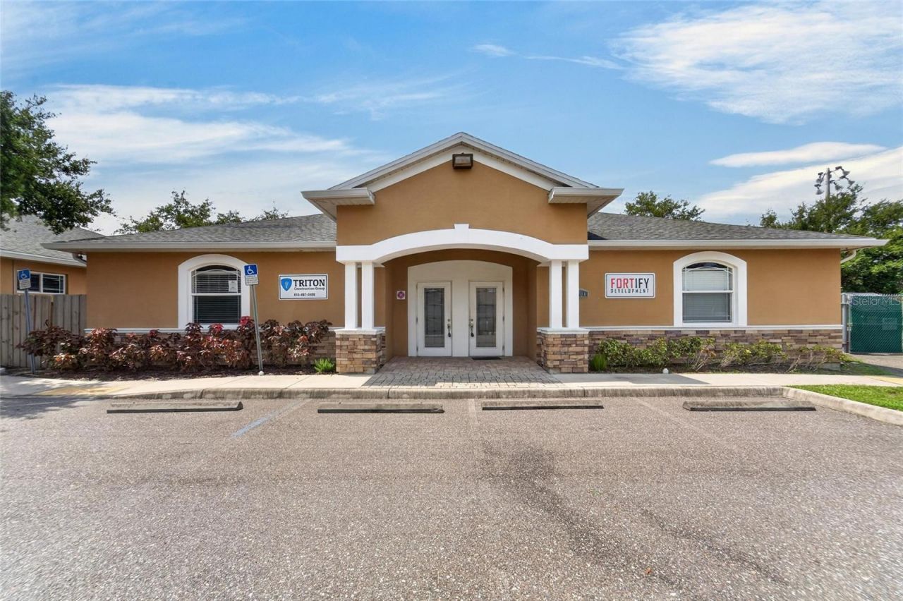 7318 W Comanche Avenue, Tampa, FL 33634 Photo
