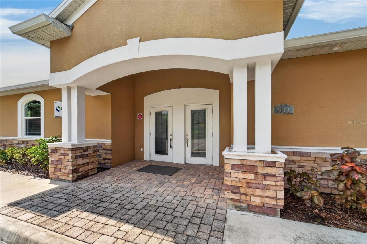 7318 W Comanche Avenue, Tampa, FL 33634 Photo