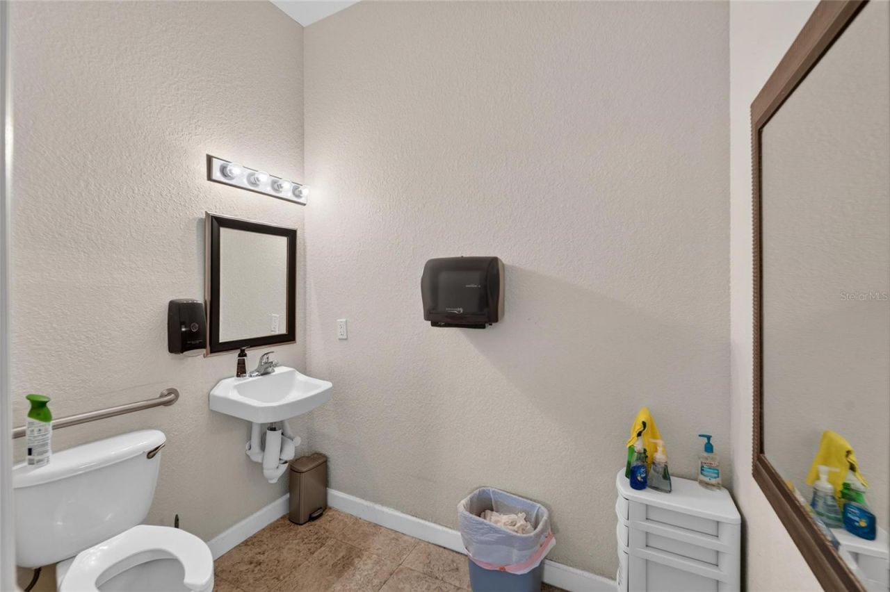 7318 W Comanche Avenue, Tampa, FL 33634 Photo