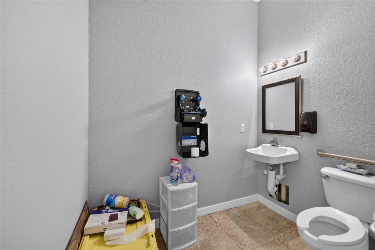 7318 W Comanche Avenue, Tampa, FL 33634 Photo