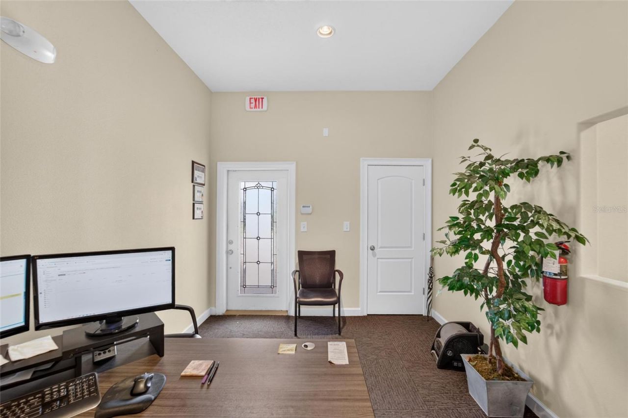 7318 W Comanche Avenue, Tampa, FL 33634 Photo