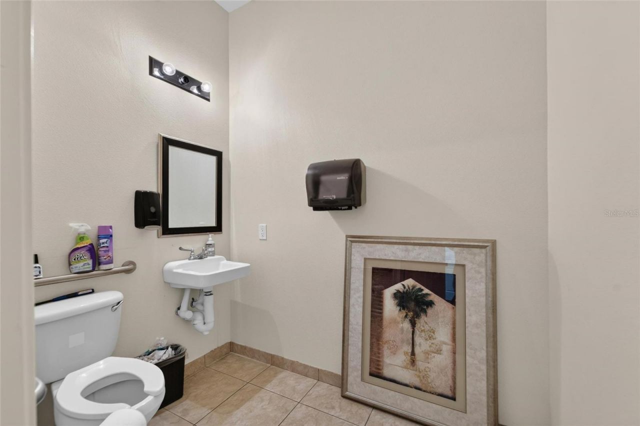 7318 W Comanche Avenue, Tampa, FL 33634 Photo