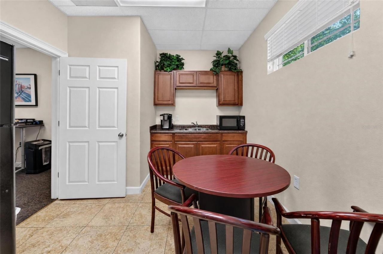 7318 W Comanche Avenue, Tampa, FL 33634 Photo