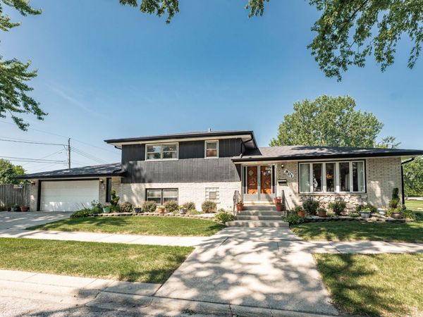 801 Memorial Drive , Calumet City, IL 60409