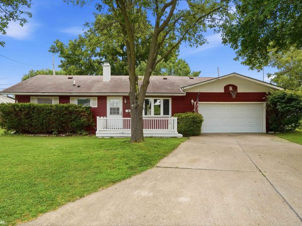 422 E Longmeadow Drive, West Burlington, IA 52655