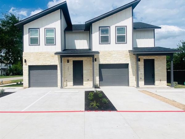 700 Horseshoe DR, Unit 101, Leander, TX 78641