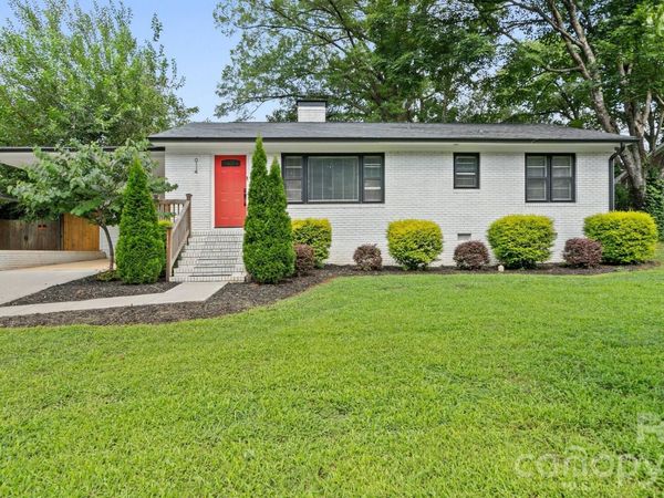 914 Crestmere Street, Charlotte, NC 28208