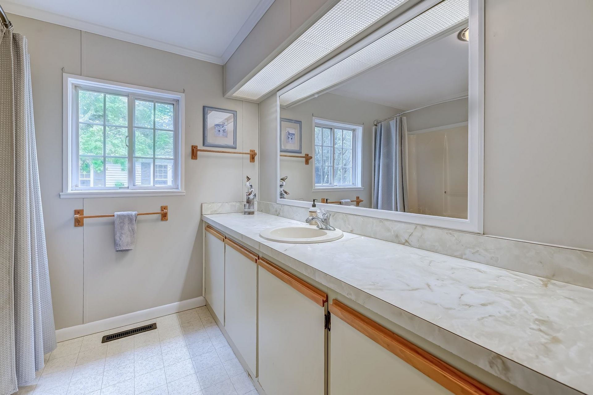 4361 Superior Circle Photo 23