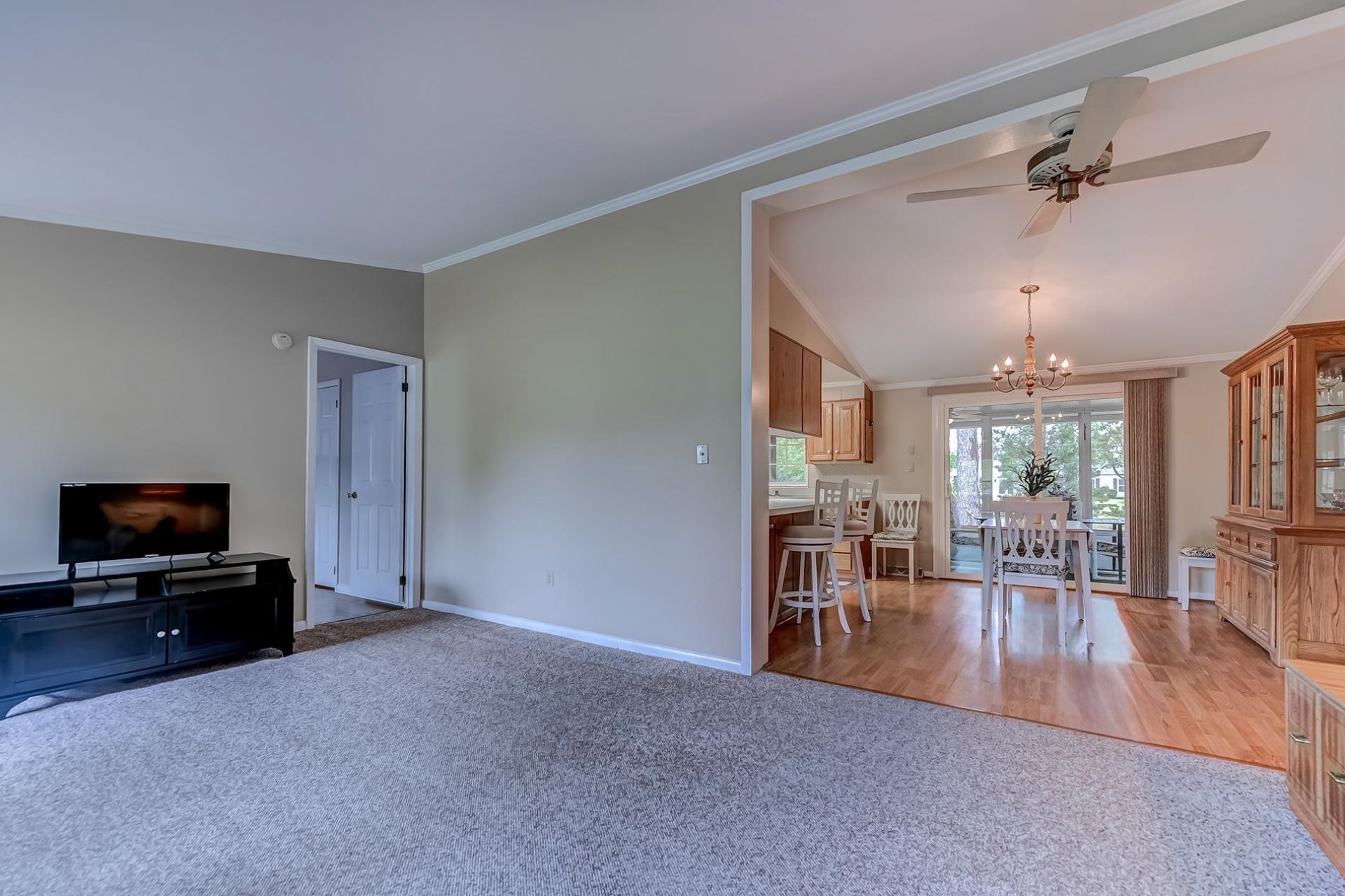 4361 Superior Circle Photo 7