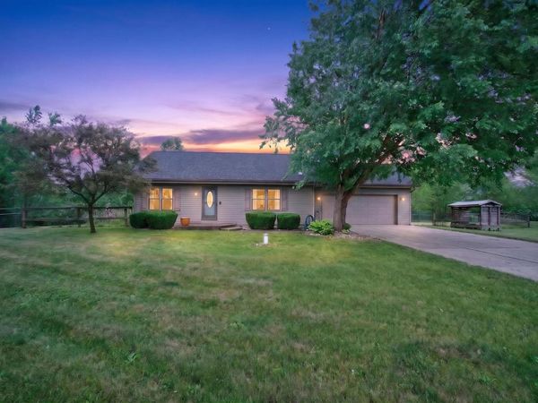 15510 Davis Drive, Addison, MI 49220