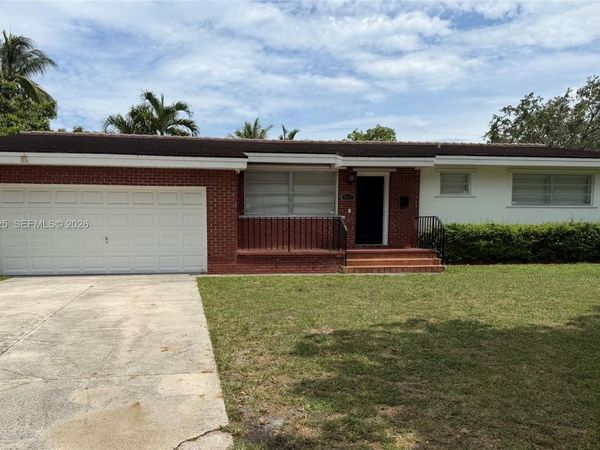 801 Albatross St , Miami Springs, FL 33166