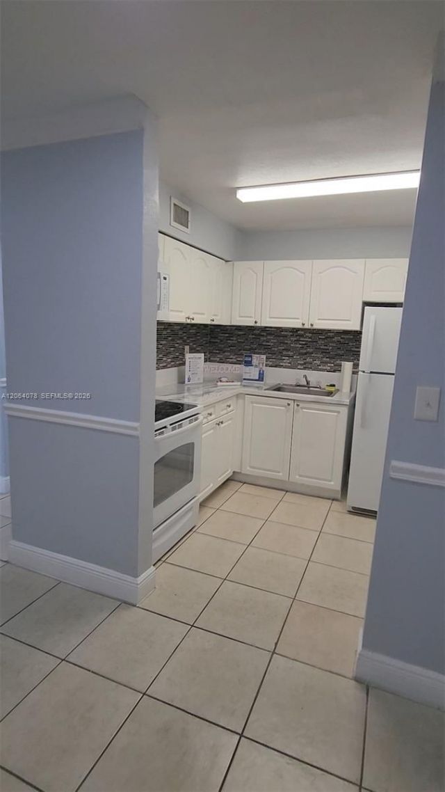 9405 SW 76th St, Unit Y32, Miami, FL 33173 Photo