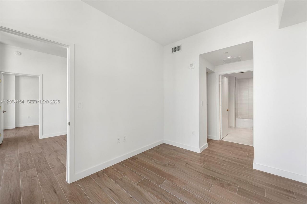 2678 Tigertail Ave, Unit 1405, Miami, FL 33133 Photo