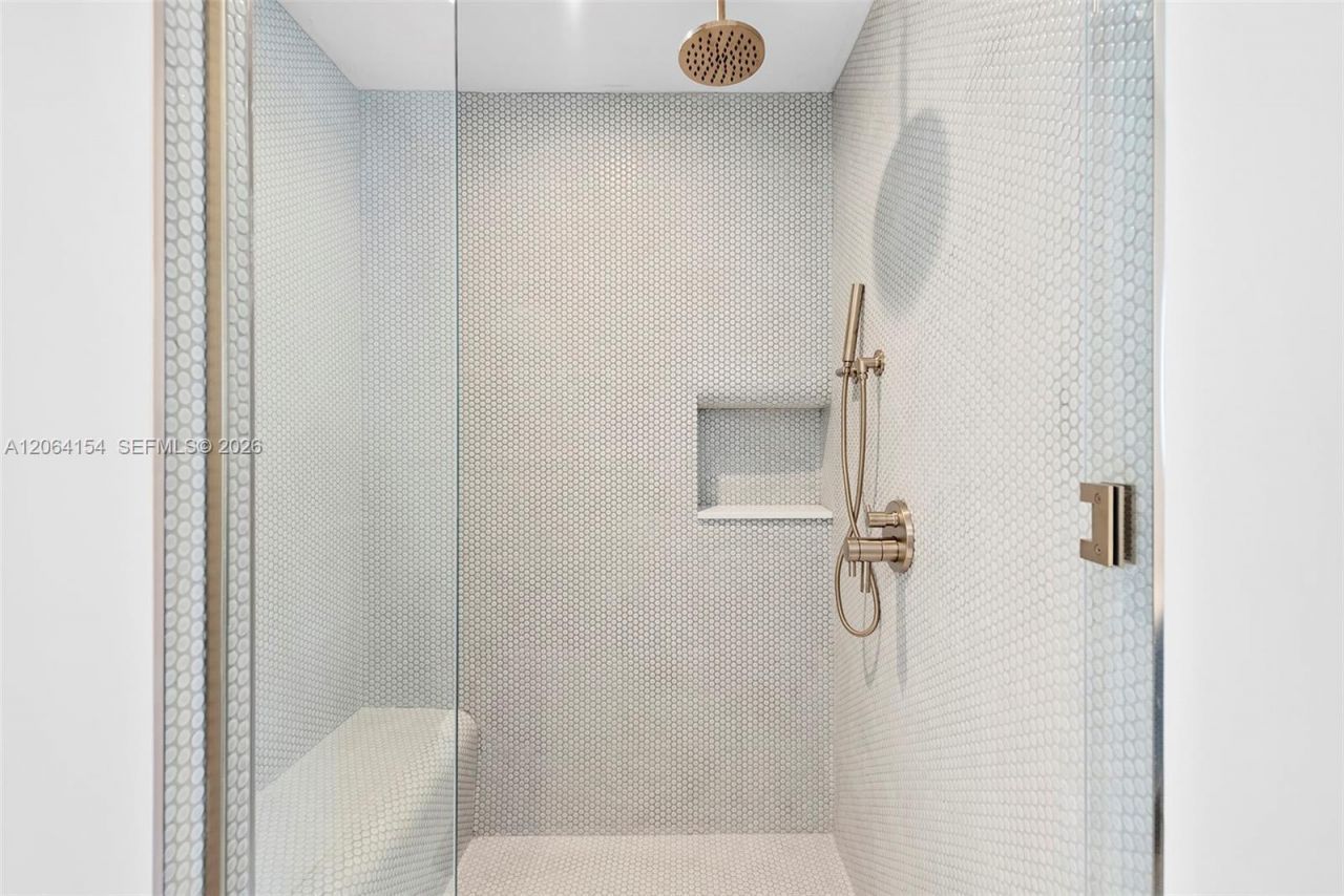 2678 Tigertail Ave, Unit 1405, Miami, FL 33133 Photo