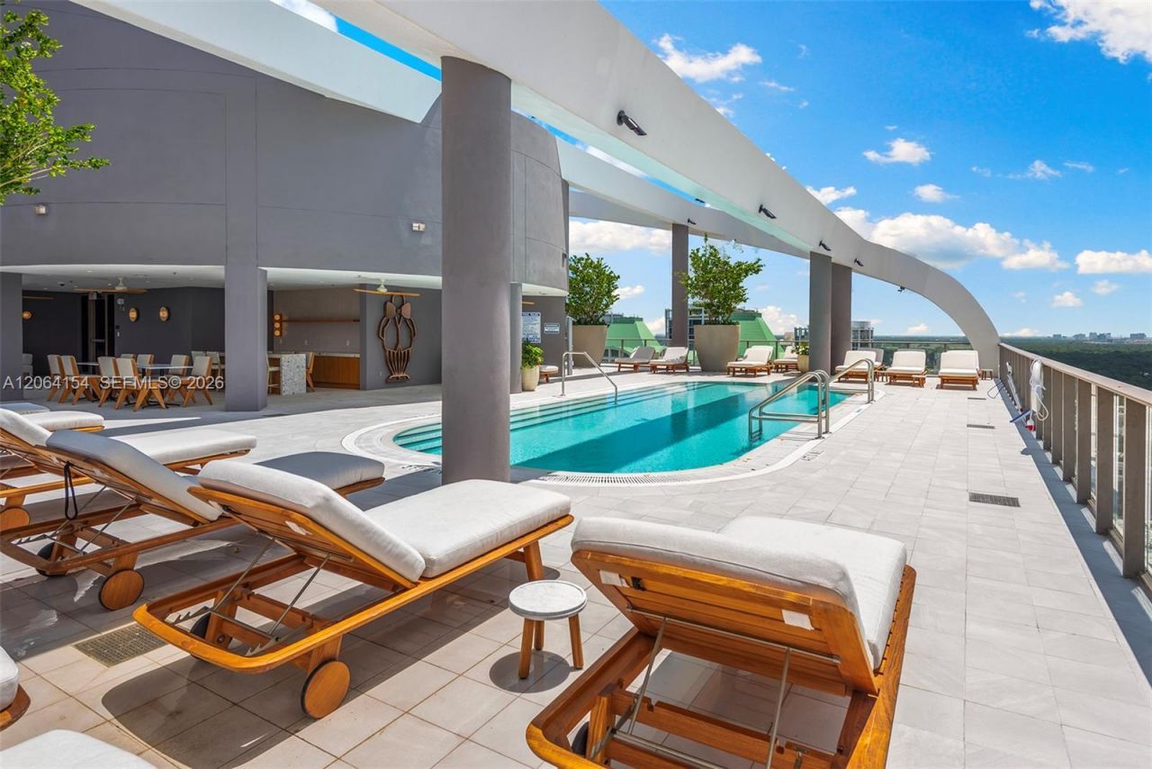2678 Tigertail Ave, Unit 1405, Miami, FL 33133 Photo