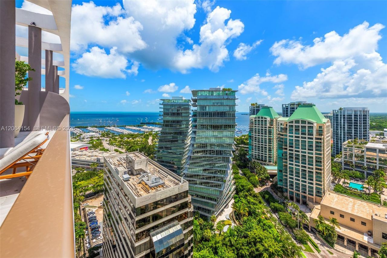 2678 Tigertail Ave, Unit 1405, Miami, FL 33133 Photo