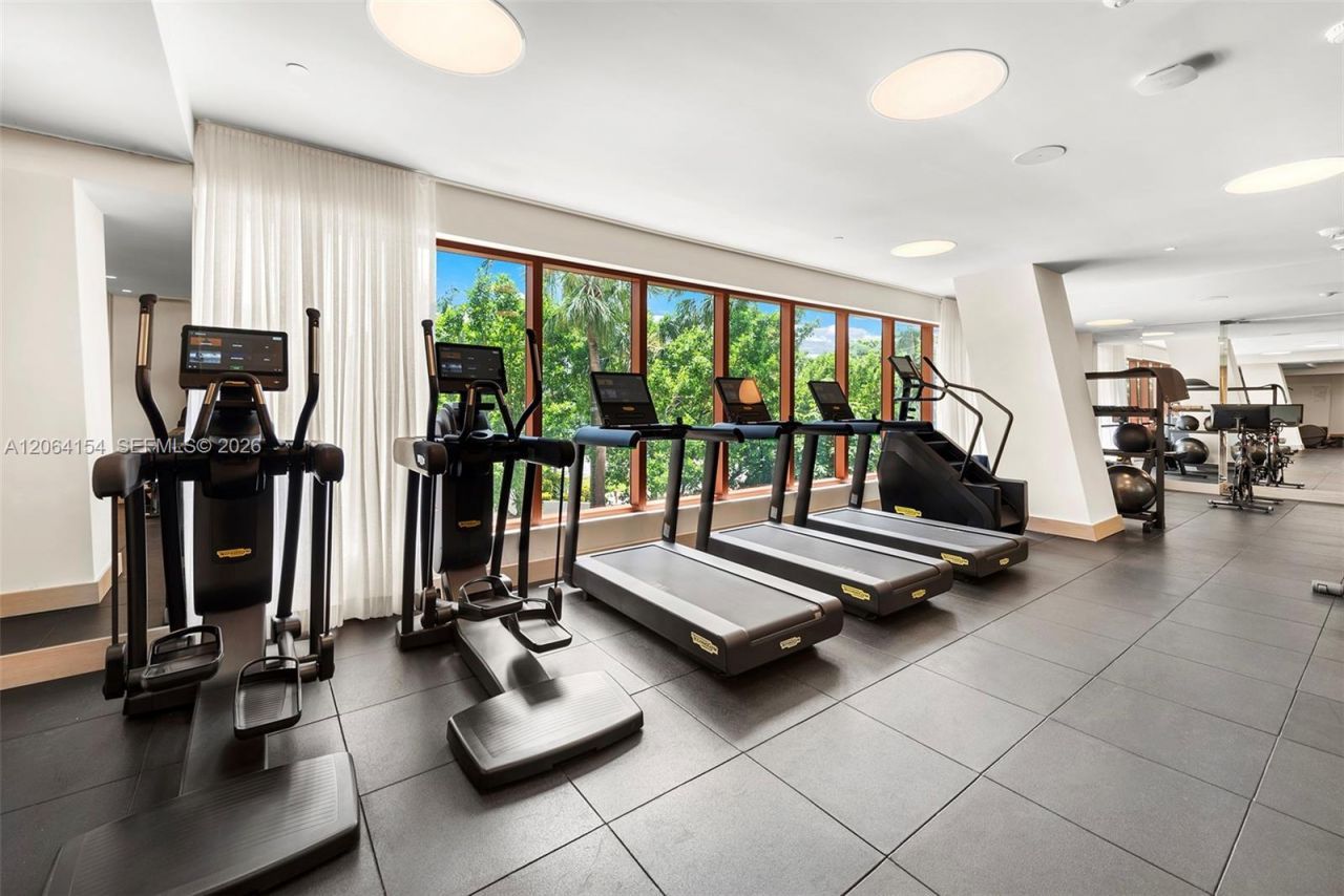 2678 Tigertail Ave, Unit 1405, Miami, FL 33133 Photo