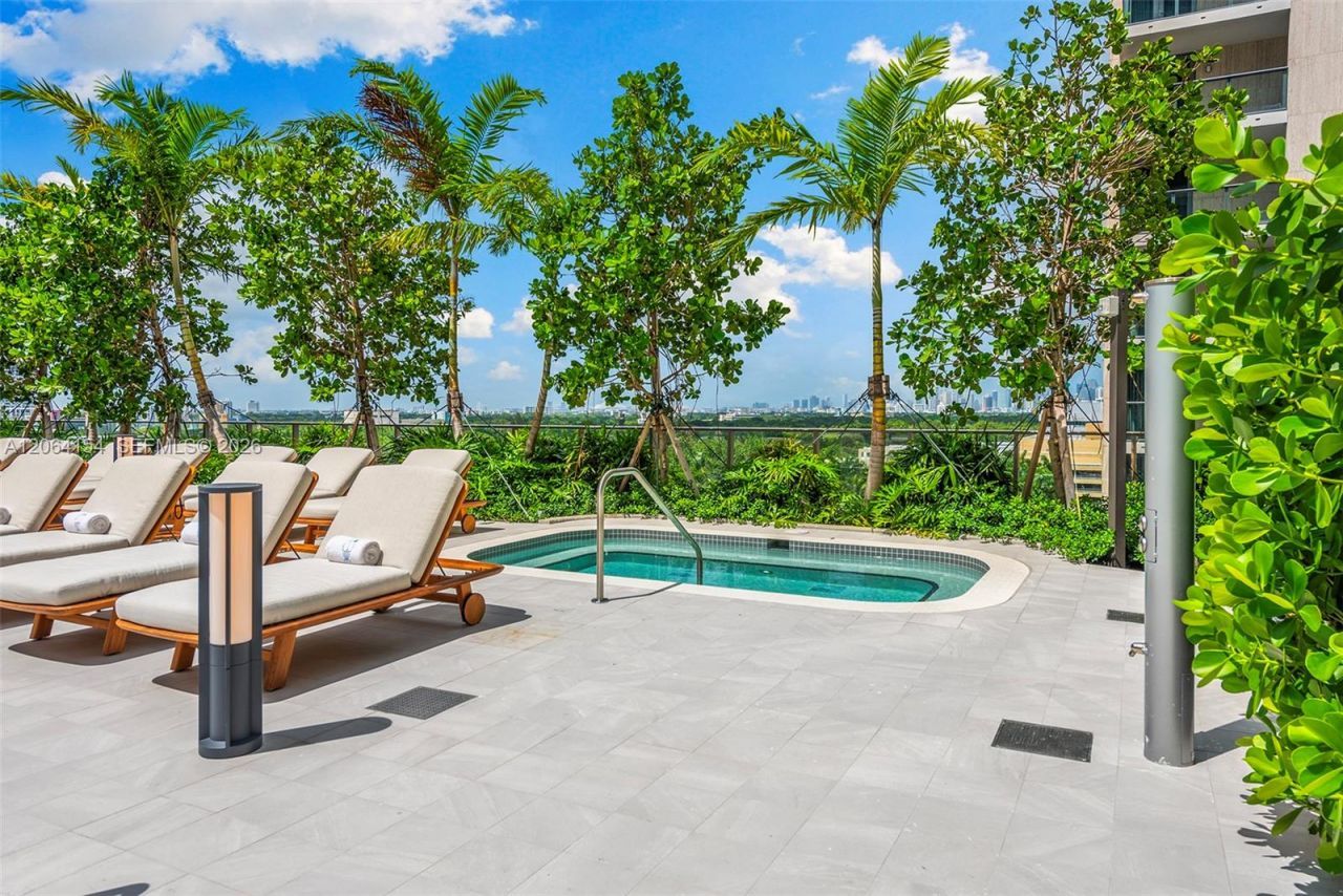 2678 Tigertail Ave, Unit 1405, Miami, FL 33133 Photo