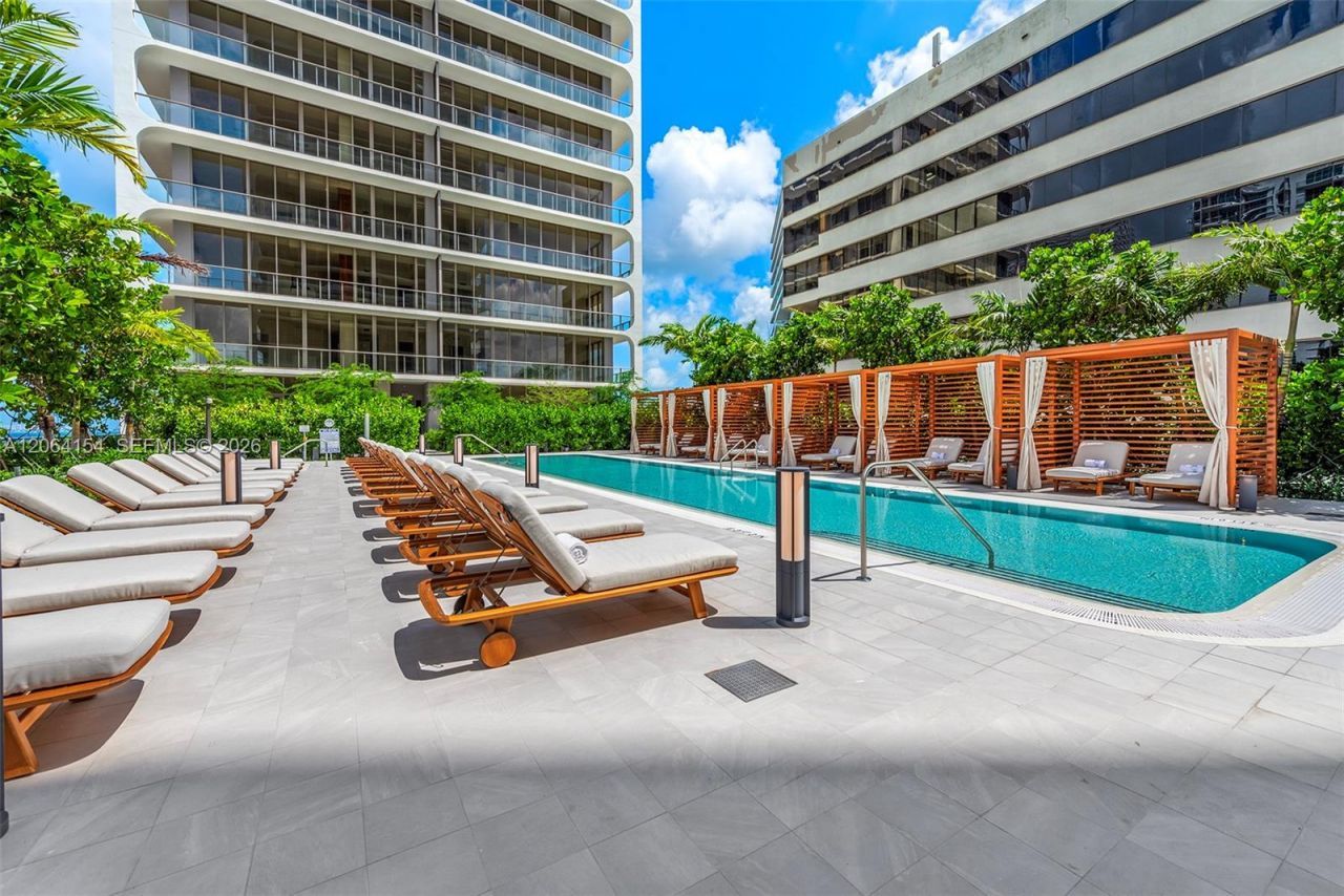 2678 Tigertail Ave, Unit 1405, Miami, FL 33133 Photo