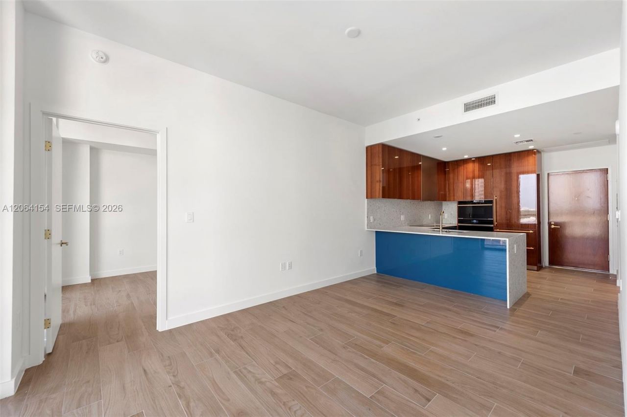 2678 Tigertail Ave, Unit 1405, Miami, FL 33133 Photo