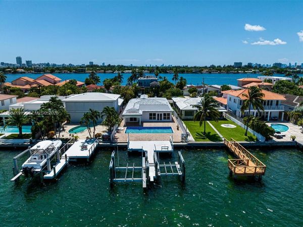 1451 Stillwater Dr, Miami Beach, FL 33141