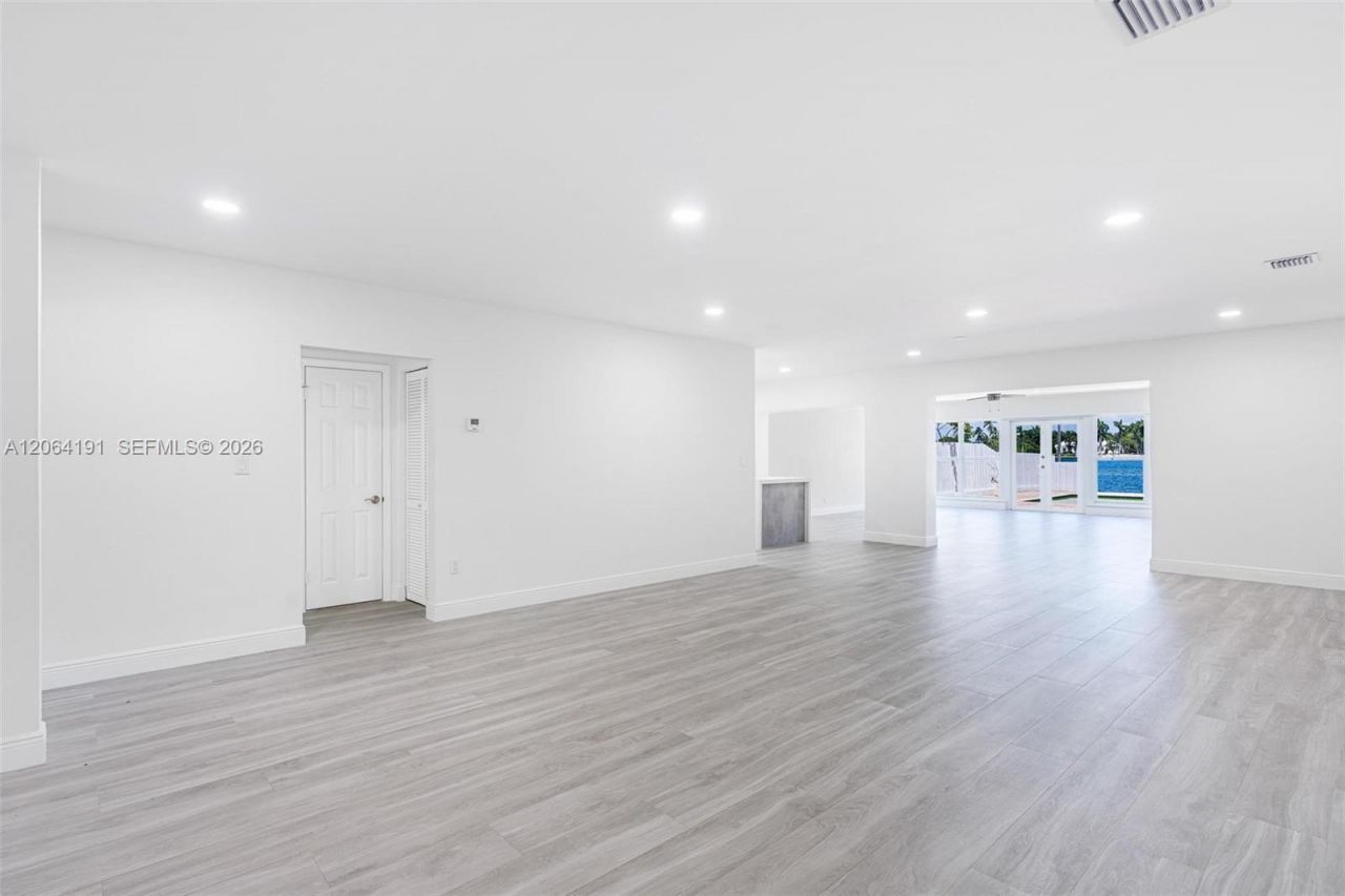 1451 Stillwater Dr, Miami Beach, FL 33141 Photo