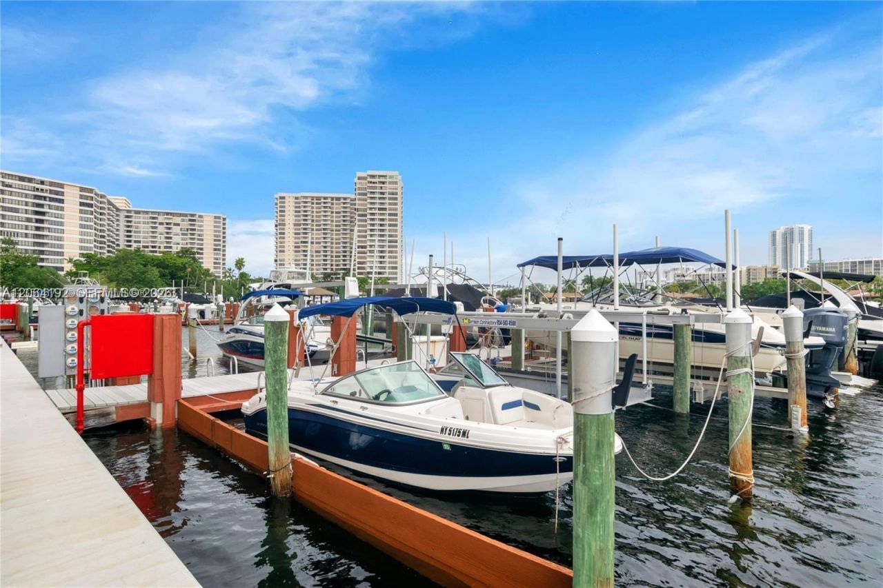 300 Three Islands Blvd , Unit 406, Hallandale Beach, FL 33009 Photo