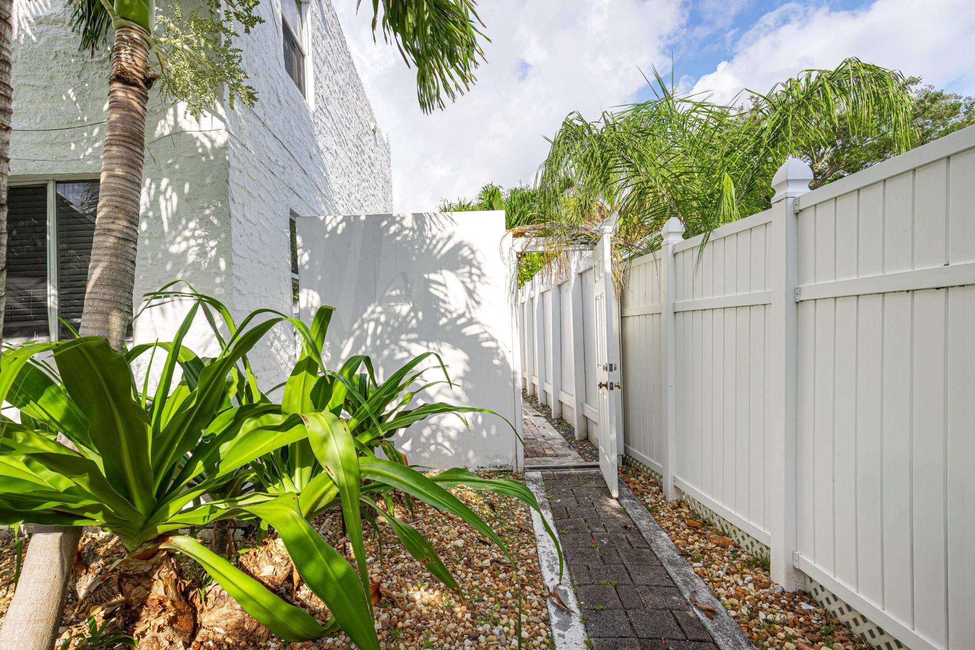 110 NE 16th Terrace, Unit 1, Fort Lauderdale, FL 33301 Photo