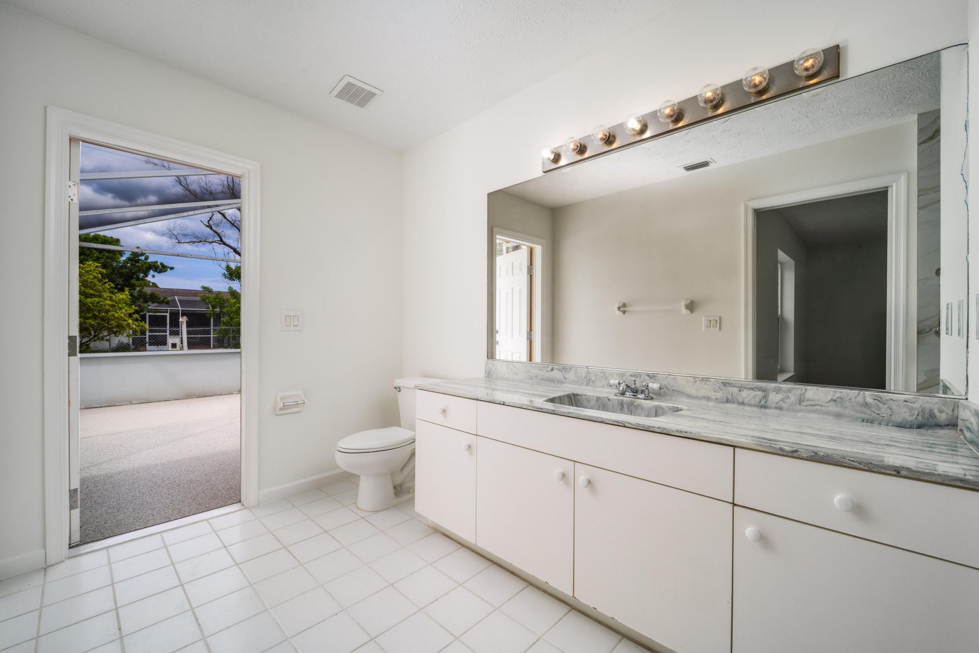 649 NE Horizon Lane, Port Saint Lucie, FL 34983 Photo