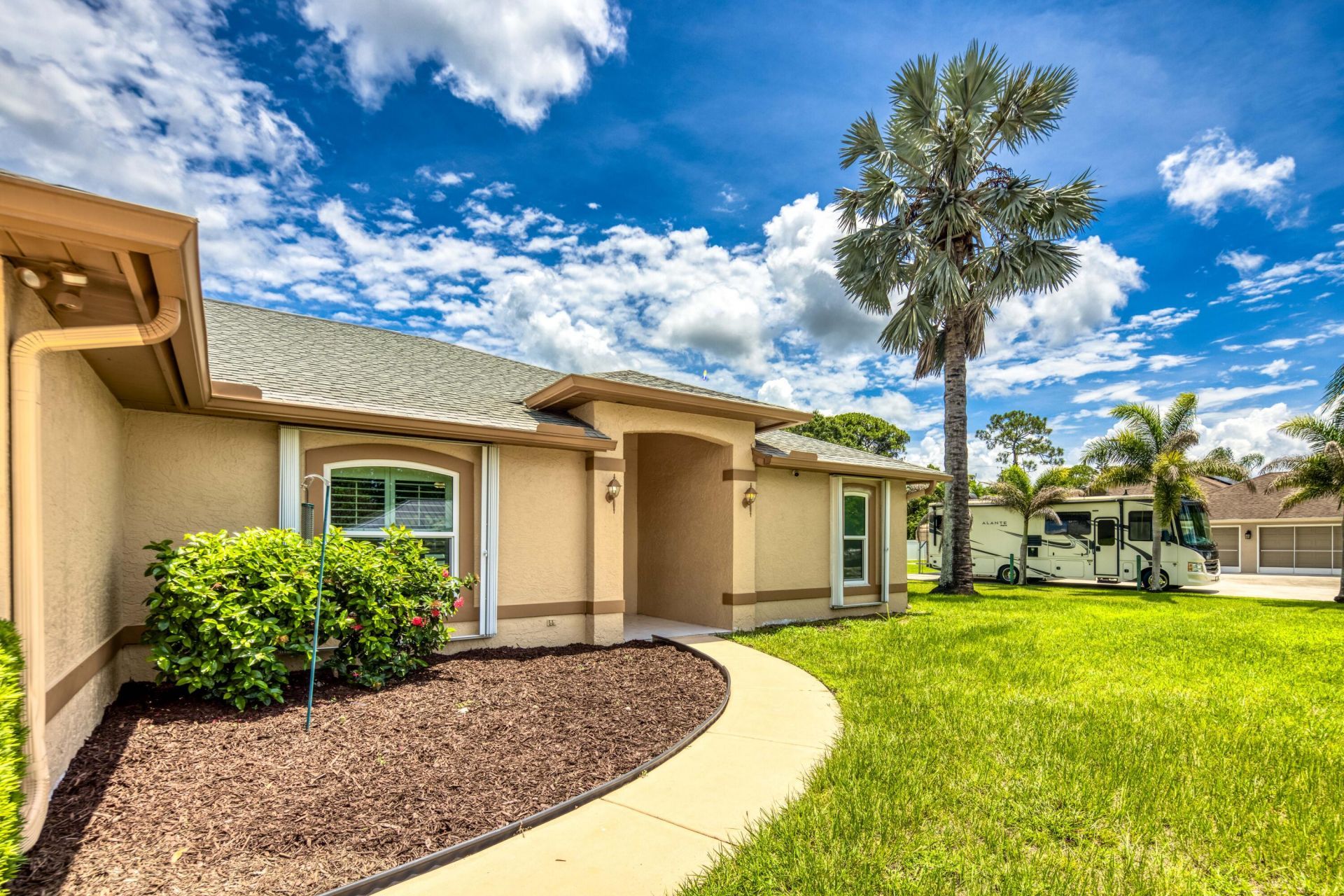 649 NE Horizon Lane, Port Saint Lucie, FL 34983 Photo