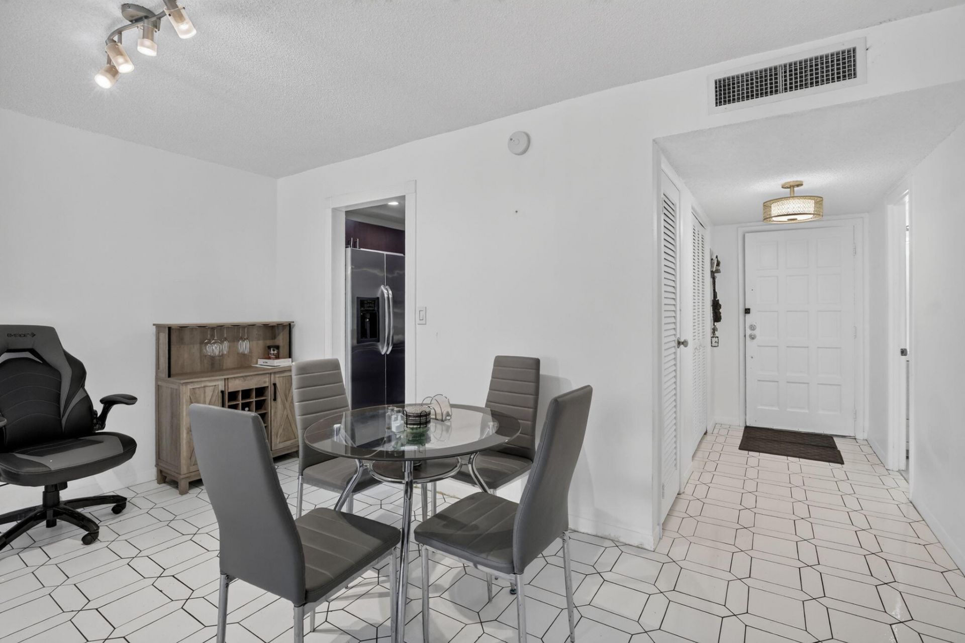 6001 N Falls Circle Drive, Unit 306, Lauderhill, FL 33319 Photo