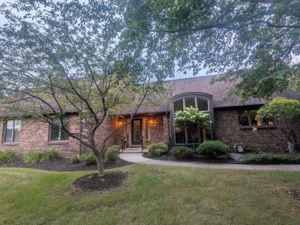 33 Hidden Ridge Cmn, Amherst, NY 14221