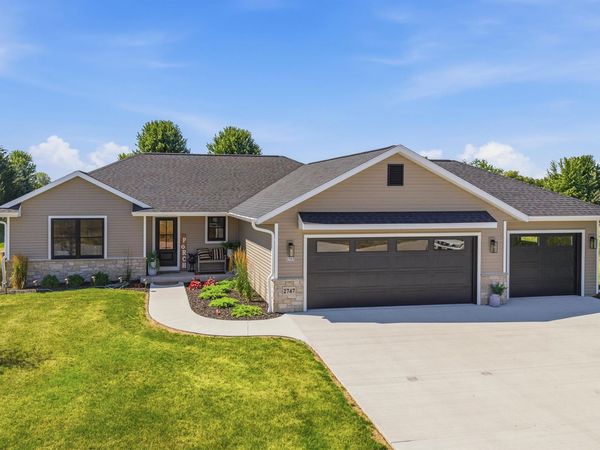 2747 Stonebrook Drive, Sheboygan, WI 53081