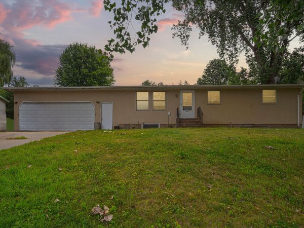 303 12th Avenue SE, Faribault, MN 55021