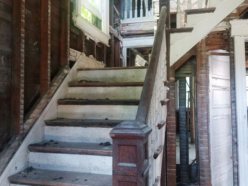 875 Glenwood Ave, Cincinnati, OH 45229 Photo 3