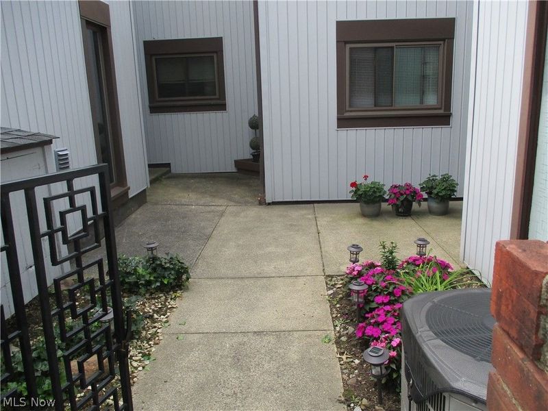 722 Tinkers Lane , Sagamore Hills, OH 44067 Photo 20
