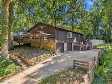 6226 Woodmoor Avenue NW, Canton, OH 44718