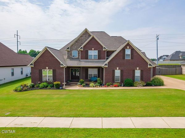 325 Silver Leaf Drive , Medina, TN 38355
