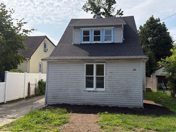 90 E 3rd Street , Huntington Station, NY 11746