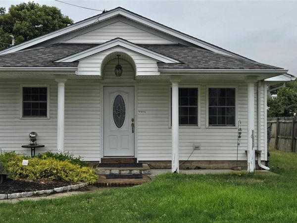 13 Manor Drive , Shirley, NY 11967
