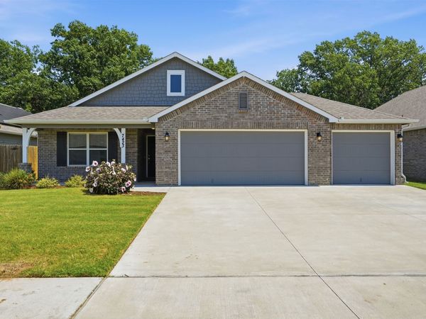 7423 S Walnut Avenue , Broken Arrow, OK 74011