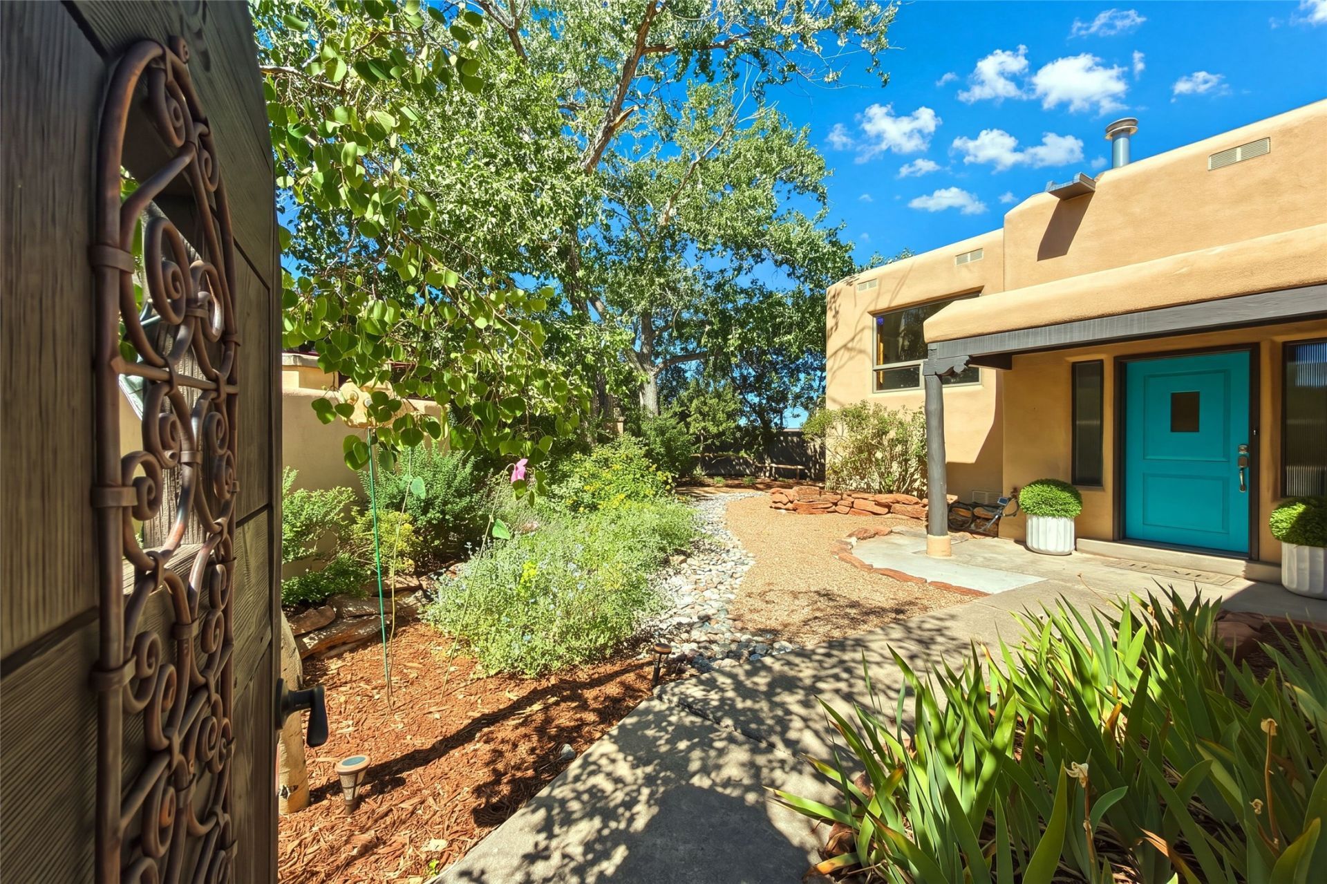 2813 Plaza Verde, Santa Fe, NM 87507 Main Photo